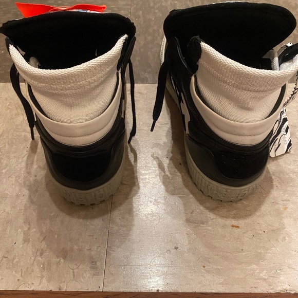 Perfect condition:off white sneakers.(unisex) - Picture 4 of 9